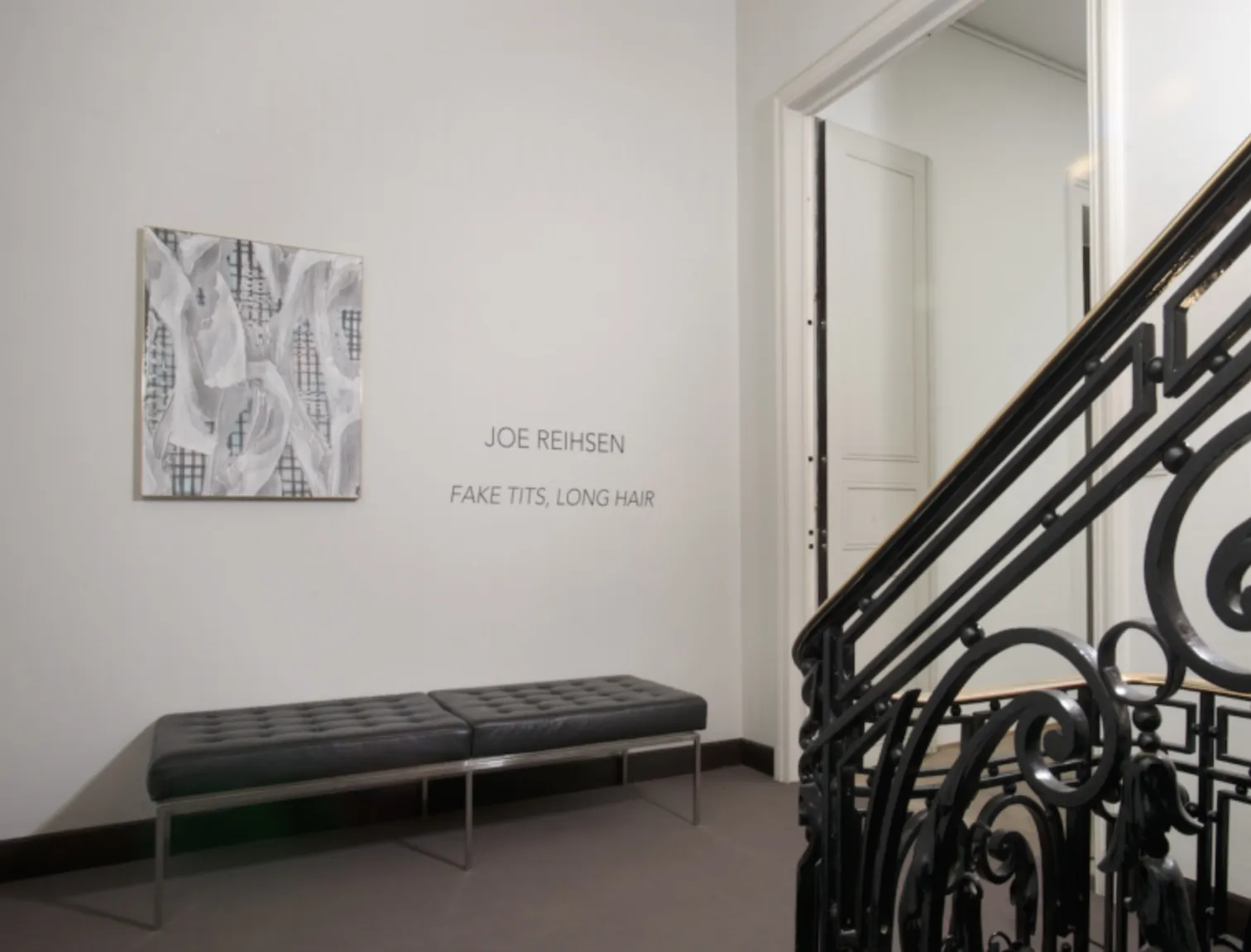 Joe Reihsen - Fake tits, long hair