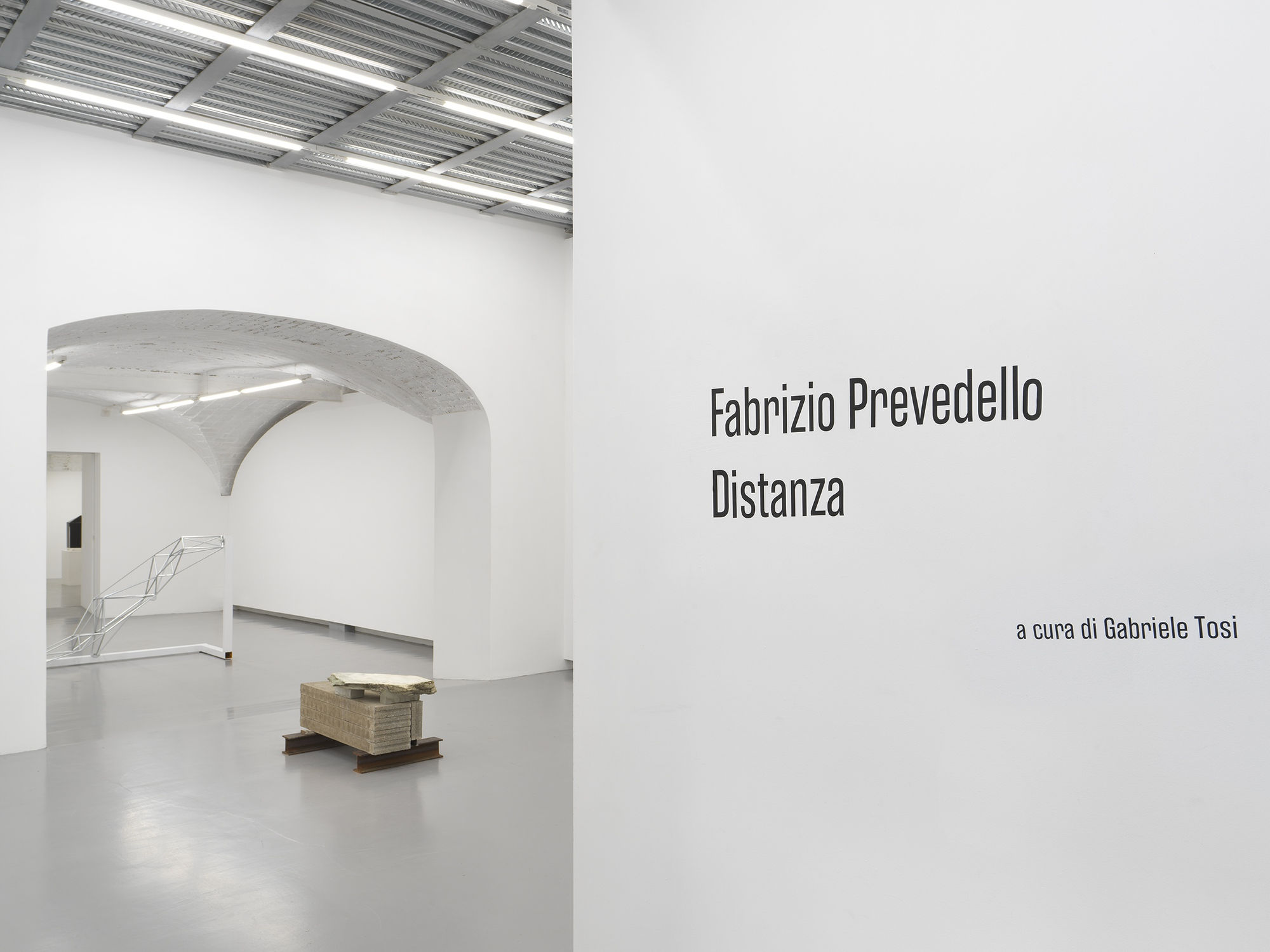 Installation View | Fabrizio Prevedello, Distanza, curated by Gabriele Tosi, z2o Sara Zanin, 2025. Ph.Dario Lasagni