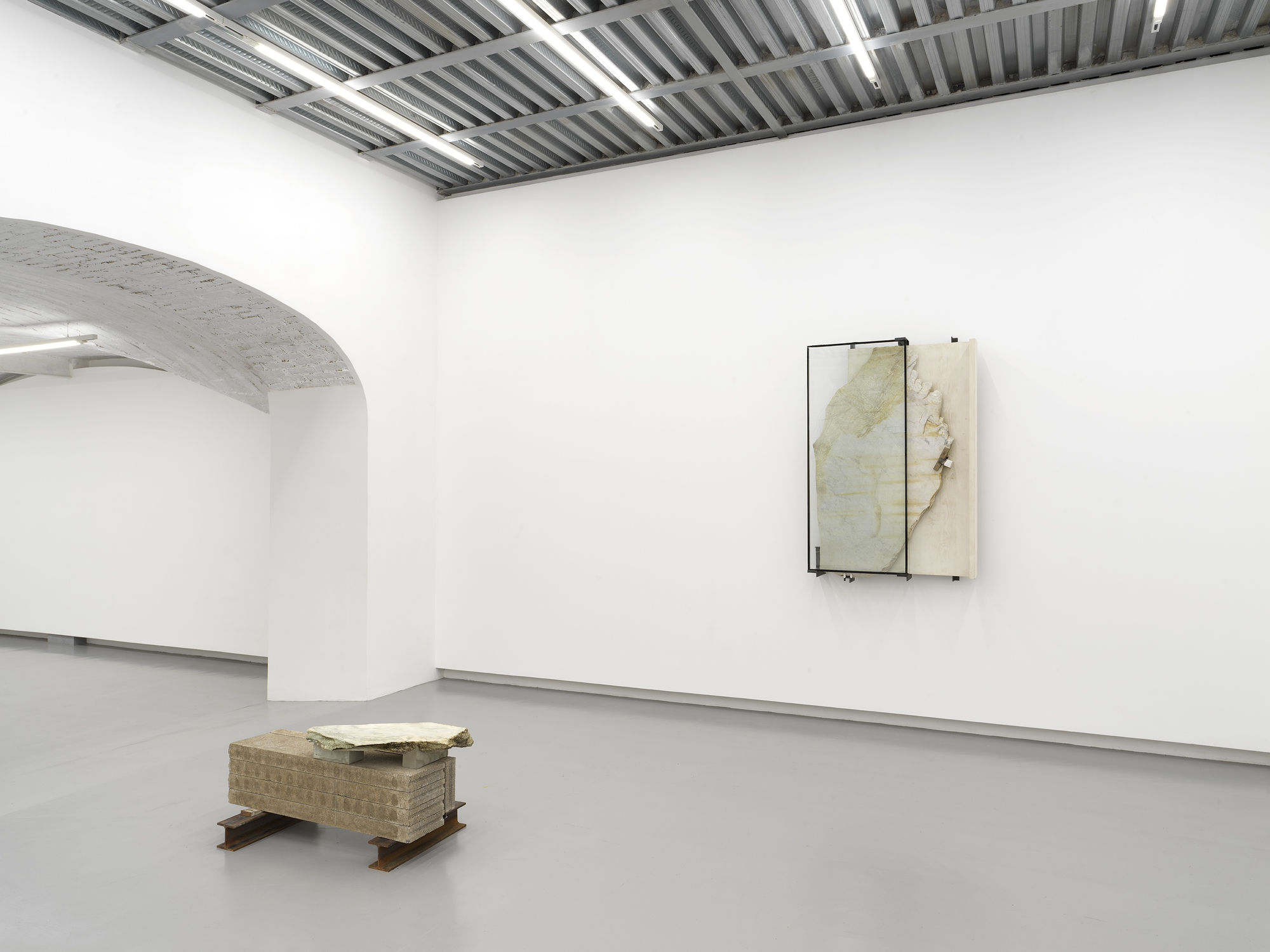 Installation View | Fabrizio Prevedello, Distanza, curated by Gabriele Tosi, z2o Sara Zanin, 2025. Ph.Dario Lasagni