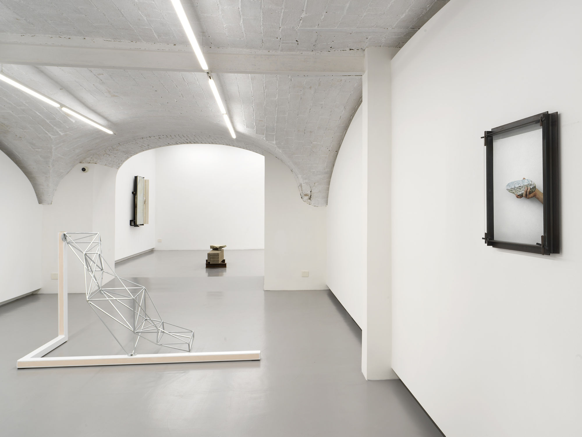 Installation View | Fabrizio Prevedello, Distanza, curated by Gabriele Tosi, z2o Sara Zanin, 2025. Ph.Dario Lasagni