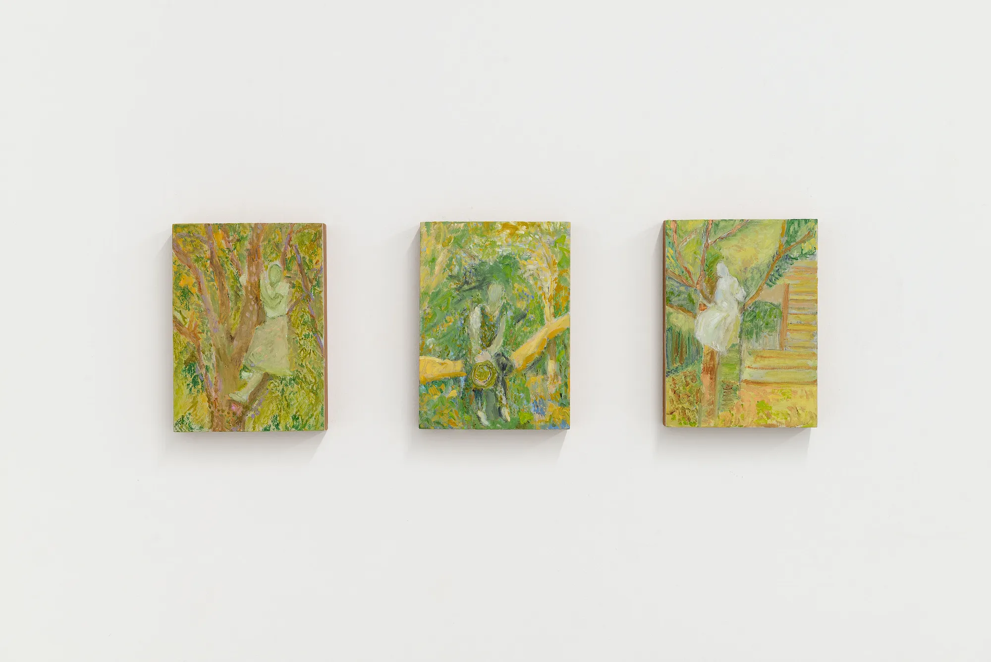 Beatrice Meoni, Sull'albero (01, 02, 03), 2025, triptych, oil on panel, cm 18 x 13 (each) Ph. Roberto Apa