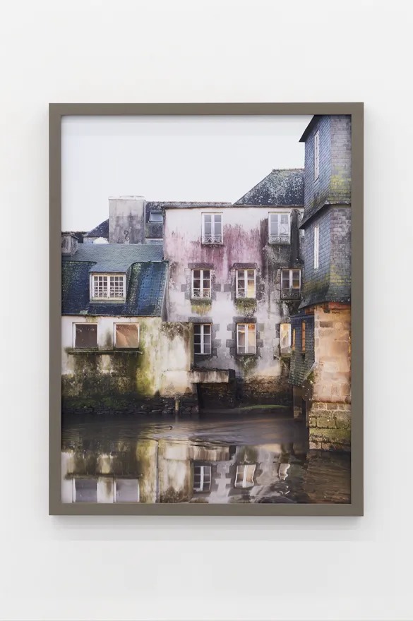 Silvia Camporesi, Pont de Rohan, 2025, Inkjet print on Hahnemühle FineArt Pearl paper, mounted on Dibond, painted wooden frame, UV70 museum glass. Edition: 1/5 + 2 A.P cm 80 x 60 (framed: cm 84 x 64). Ph. Roberto Apa Courtesy of the artist and z2o Sara Zanin