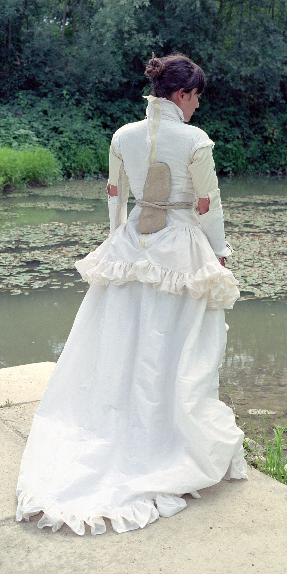 Silvia Camporesi, Leggero-pesante, 2005, Lambda vintage print (print from 2005), from a scan of a 6 × 4.5 negative, mounted on Dibond, painted wooden frame, UV70 museum glass. Edition: 2/4. cm 100 x 50 Courtesy of the artist and z2o Sara Zanin