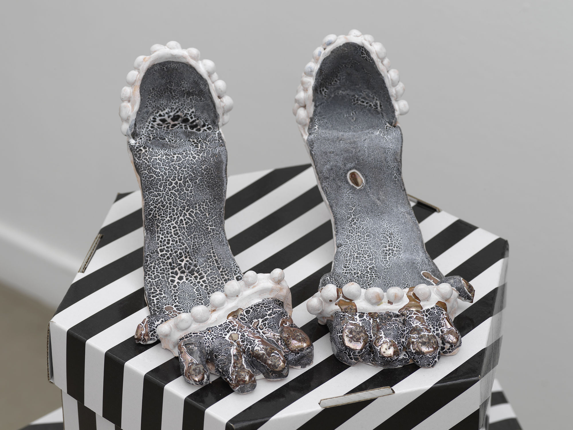 Lindsey Mendick, Busting at the seams, 2019