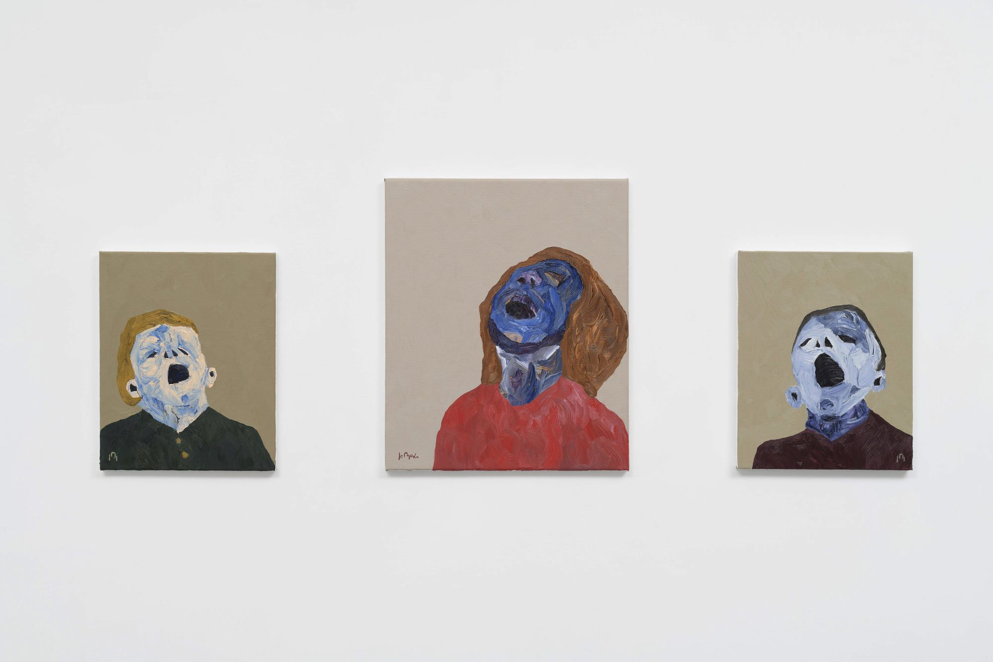 Josefina Ayllón, Untitled (JA0787-85-86), 2025, oil on canvas, tryptich, cm 41 x 33 (sx), cm 55 x 46, cm 41 x 33 (dx) Courtesy of the artist and z2o Sara Zanin, Ph. Giorgio Benni