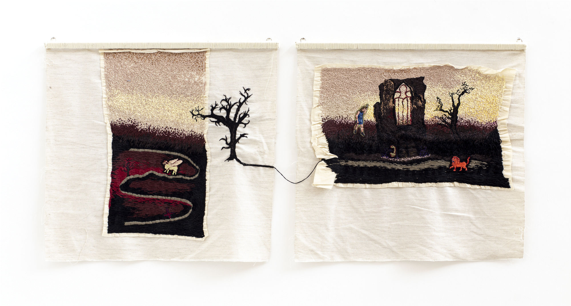 Angela Od O Cara da Espada em Ação 3 2016 linha e lã sobre tecido, preso sobre ripa e madeira 100 x 200 cm, 100 x 100 cm cada