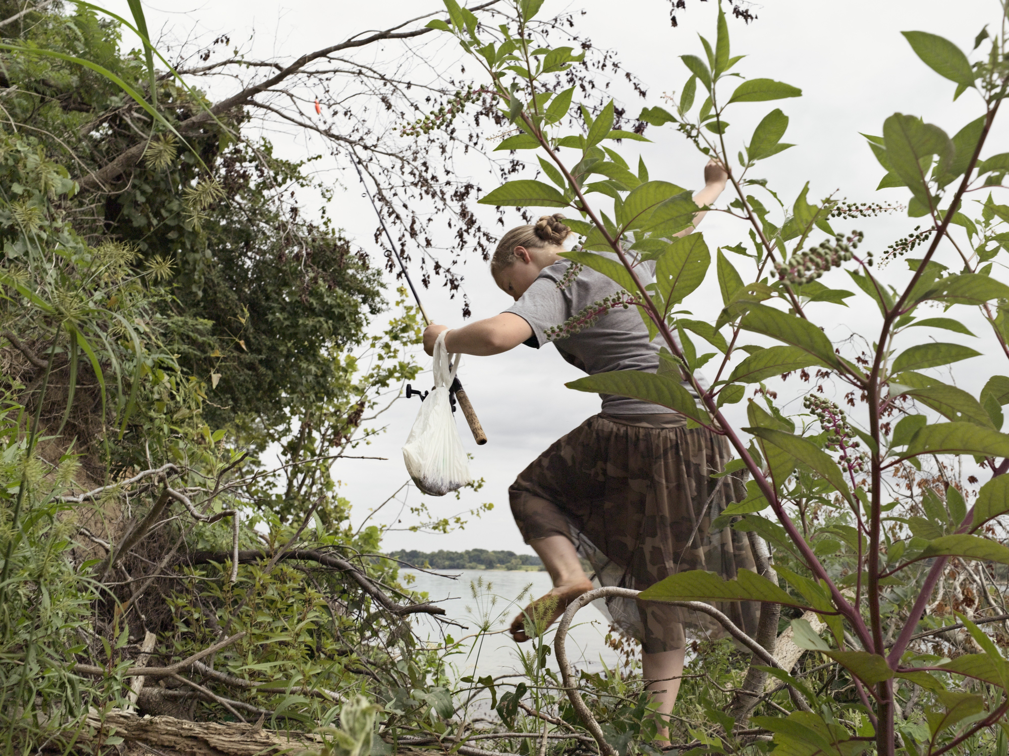 Lucas Foglia, Cora Going Fishing on the Tennessee River, Tennessee, 2009