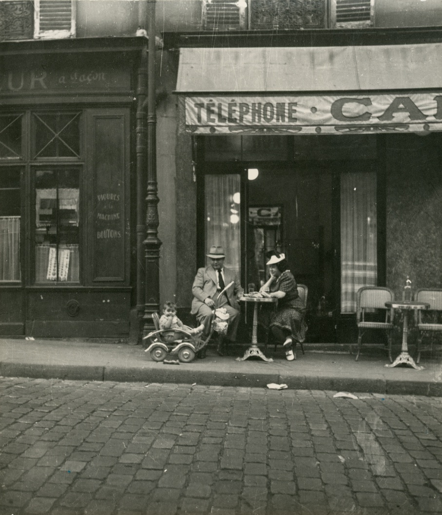 Kati Horna, Cafe de Paris (Serie), Paris, France 1935