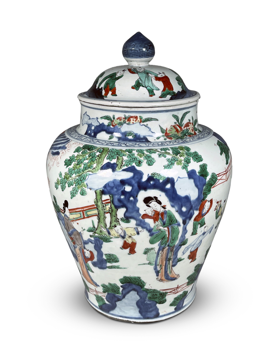 Large Chinese Wucai Glazed Porcelain Vase and Cover