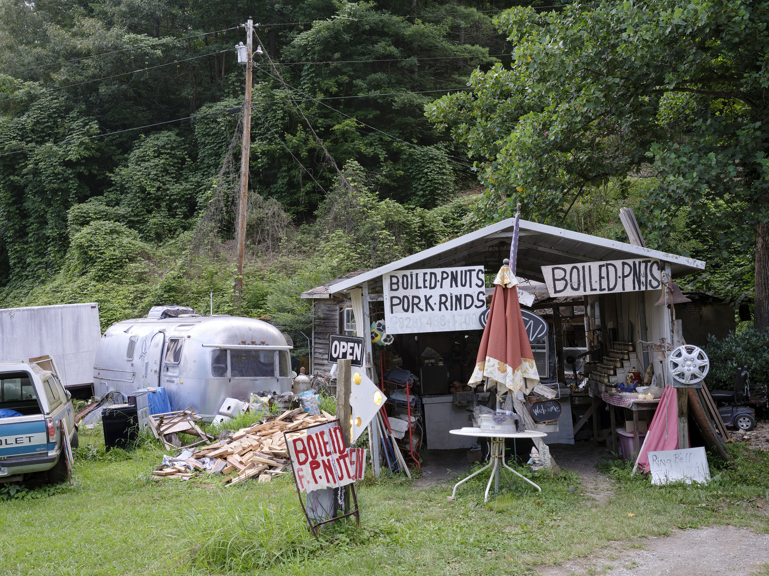 boiled peanuts structure on the side of the road