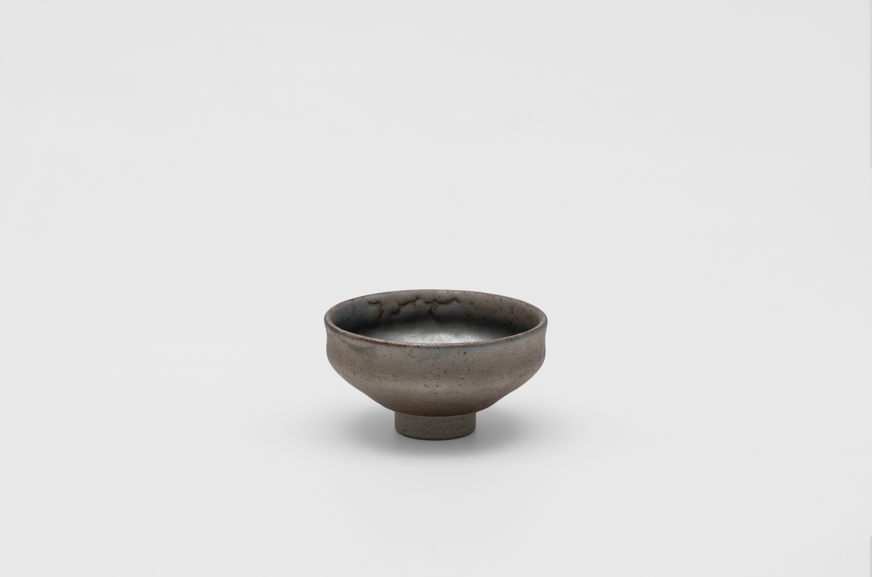 Kim Syyoung, Planet TB_60, 2005., 1350˚C reduction firing, 6.5 x 12.3 x 12.3 cm.