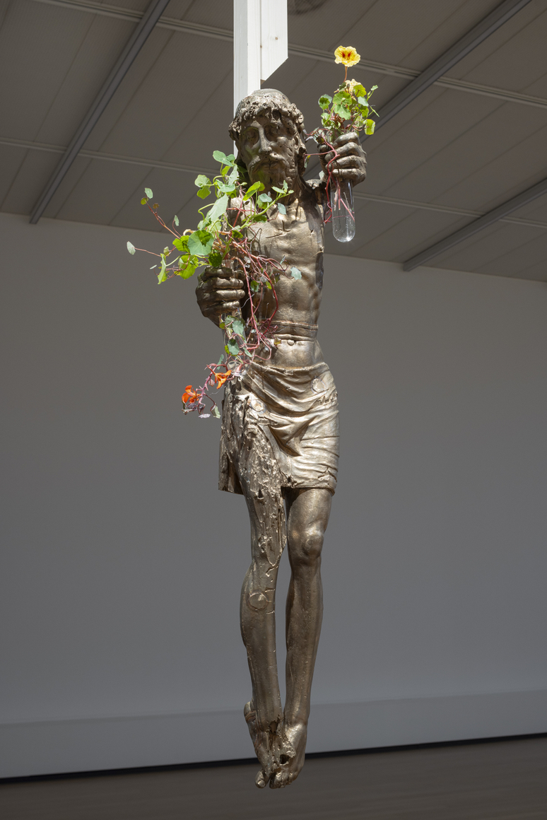 vista de instalaci&oacute;n&nbsp;danh vo, stedelijk museum amsterdam, 2026. foto: peter tijhuis