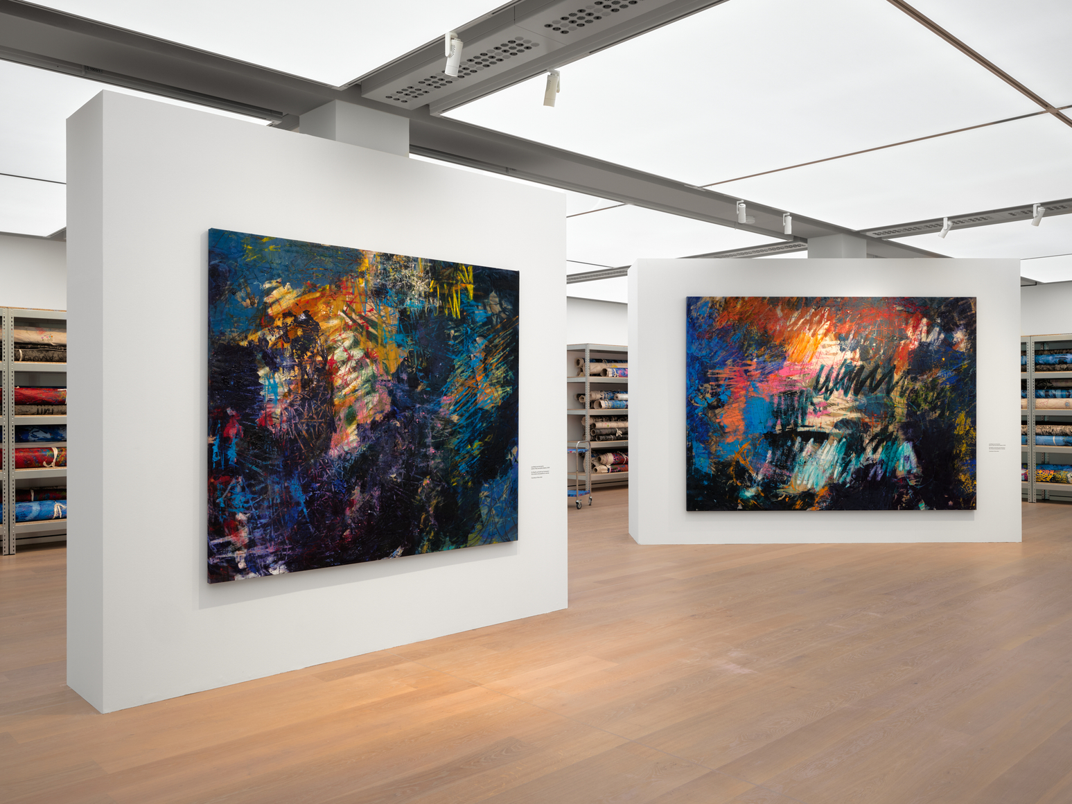 vista de instalaci&oacute;n de oscar murillo: collective osmosis, das minsk y museum barberini, potsdam, 2026. foto: tim bowdich, cortes&iacute;a del artista. copyright &copy; oscar murillo