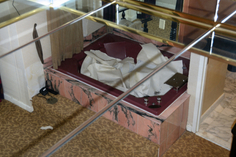 Zoe Strauss,&nbsp;Mirrored Bathroom, Guest Room at Trump Taj Mahal During Liquidation Sale. Atlantic City, NJ. July 2017, Archival Inkjet Print&nbsp;