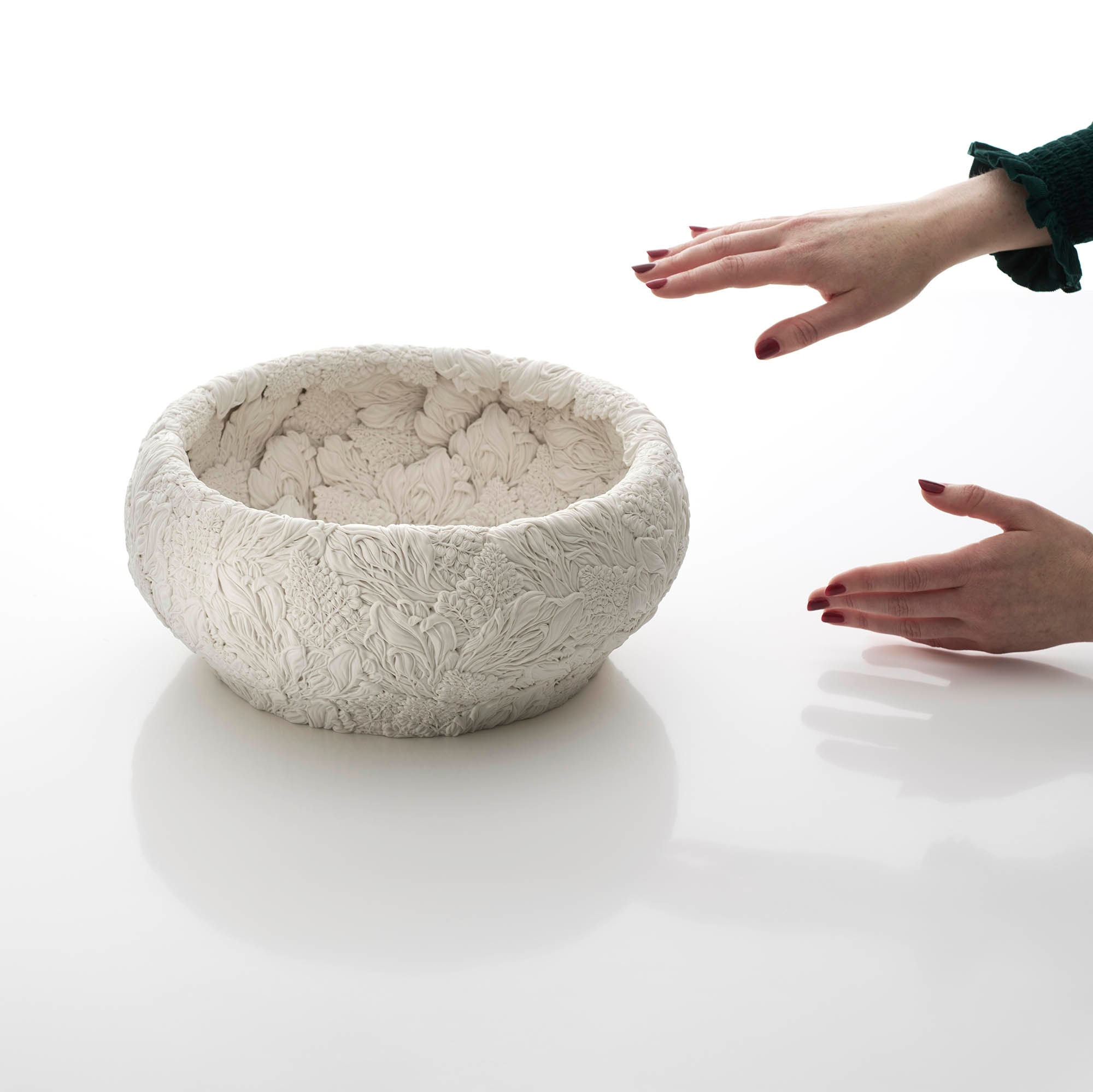 Hitomi Hosono, A Moringa and Leaves Open Bowl, 2024 | Adrian Sassoon