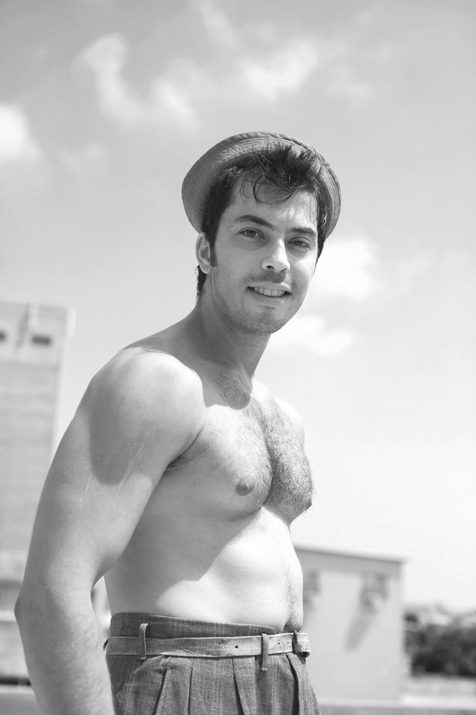 Yael Bartana The Missing Negatives of the Sonnenfeld Collection (7), 2008 Archival pigment print 32 x 48 cm / 12.6 x 18.9 inches Edition 1/5, 2AP