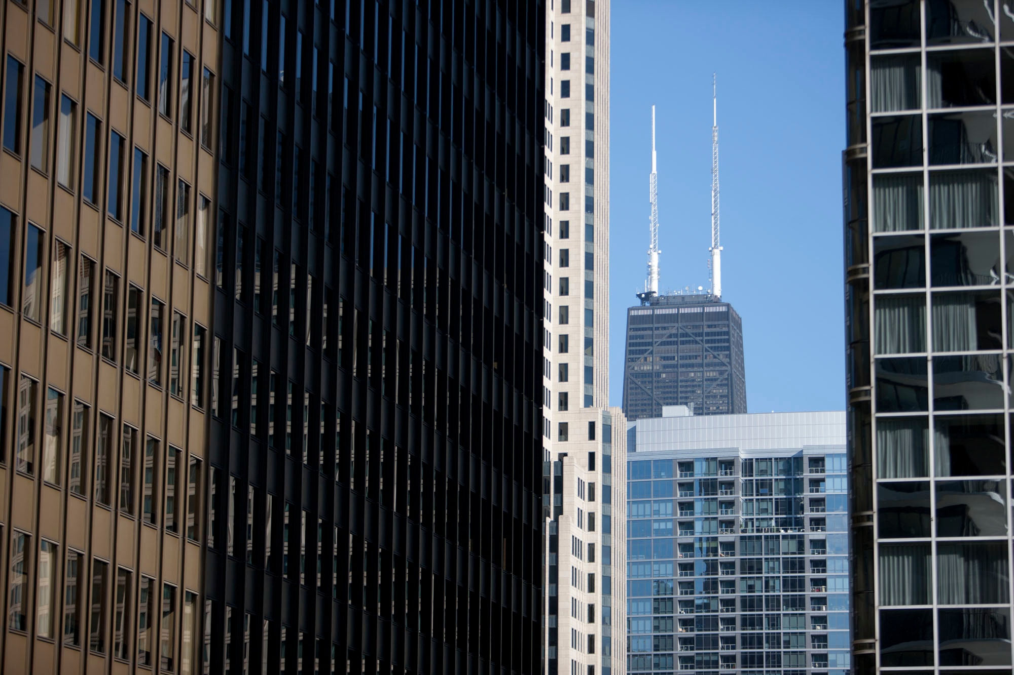 Sarah Morris Chicago, 2011 Red Code / HD 68 minutes 11 seconds Edition 5/5, 1 AP