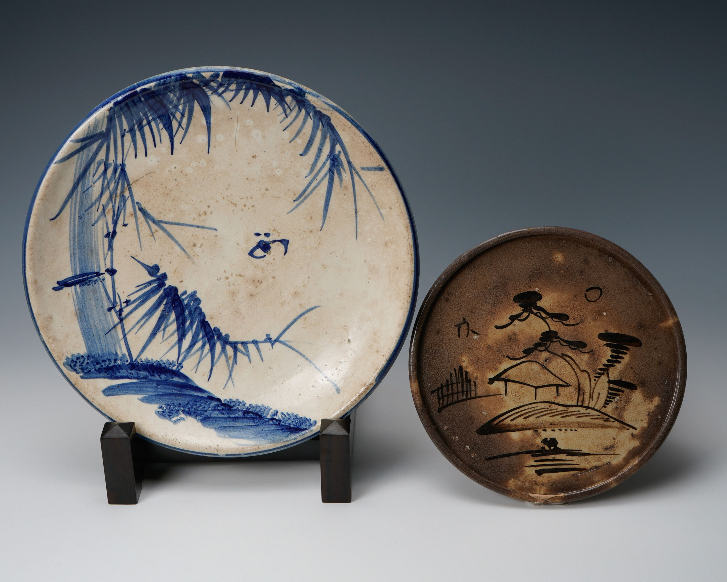 Seto plate with sometsuke (blue & white) bamboo and bee motif 瀬戸