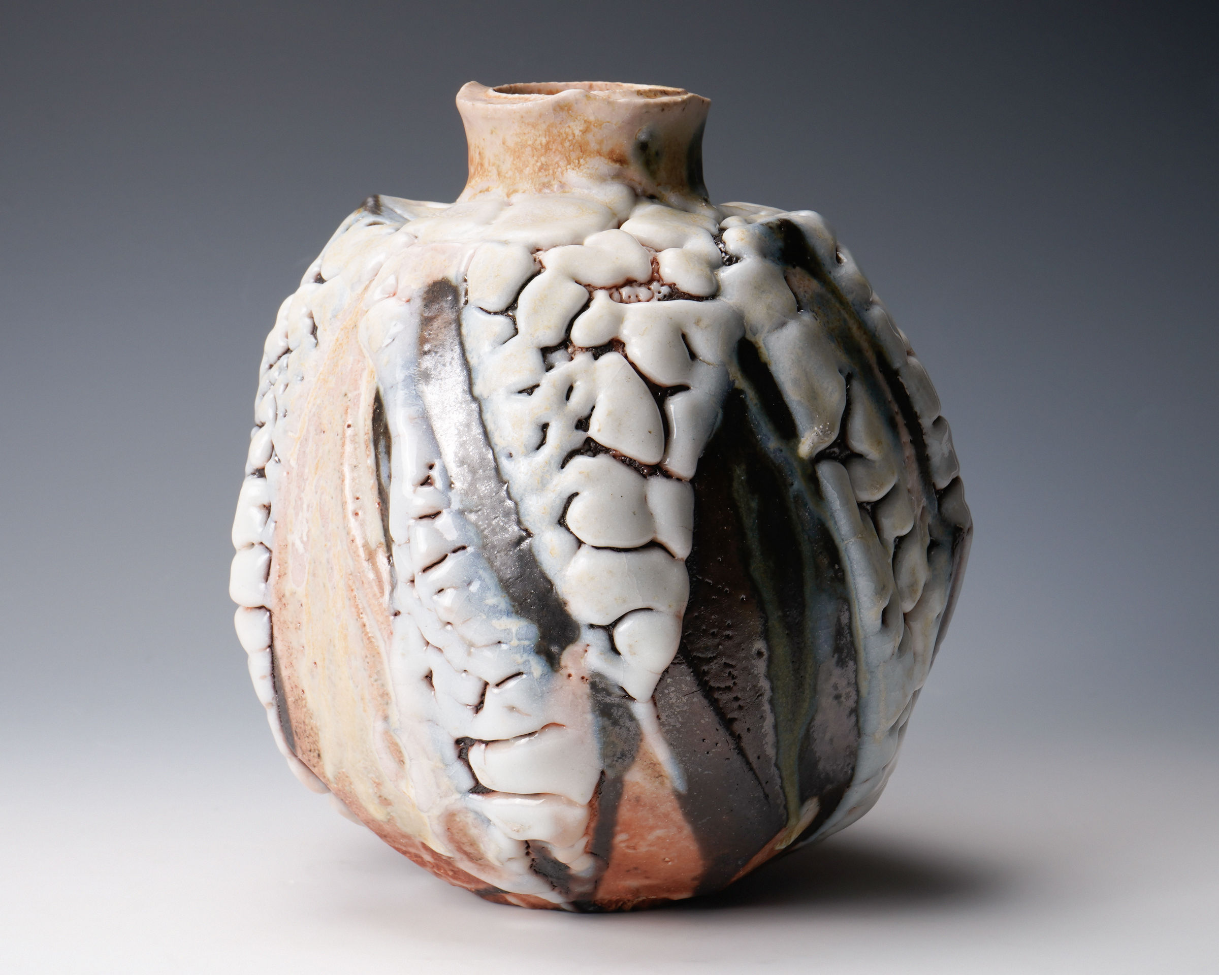 Hayashi Shotaro 林正太郎, Rikyu gray shino jar 利休 鼠志野 壷