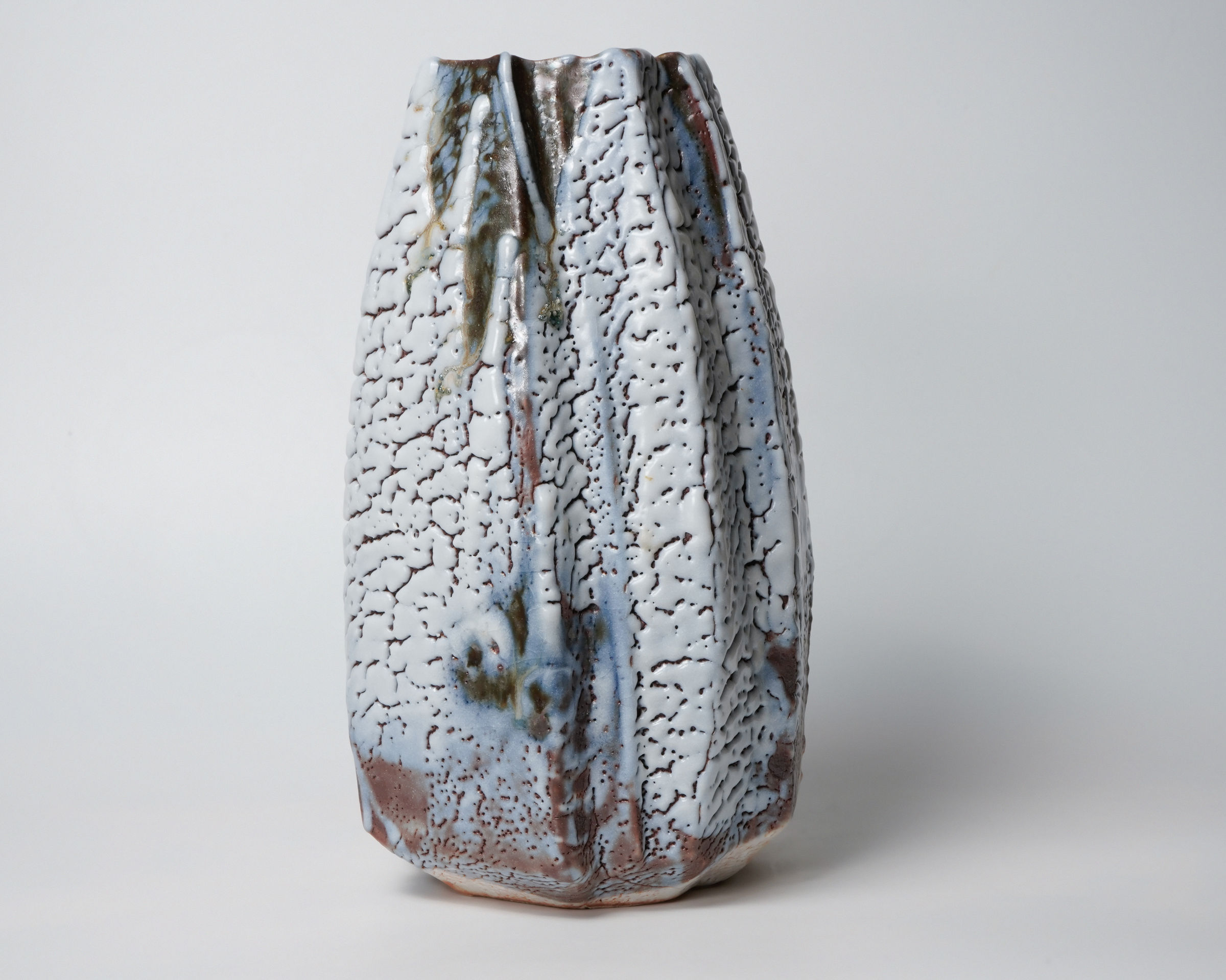 KATO Toyohisa 加藤土代久, Gray Shino Flower Vessel 鼠志野花器| Dai