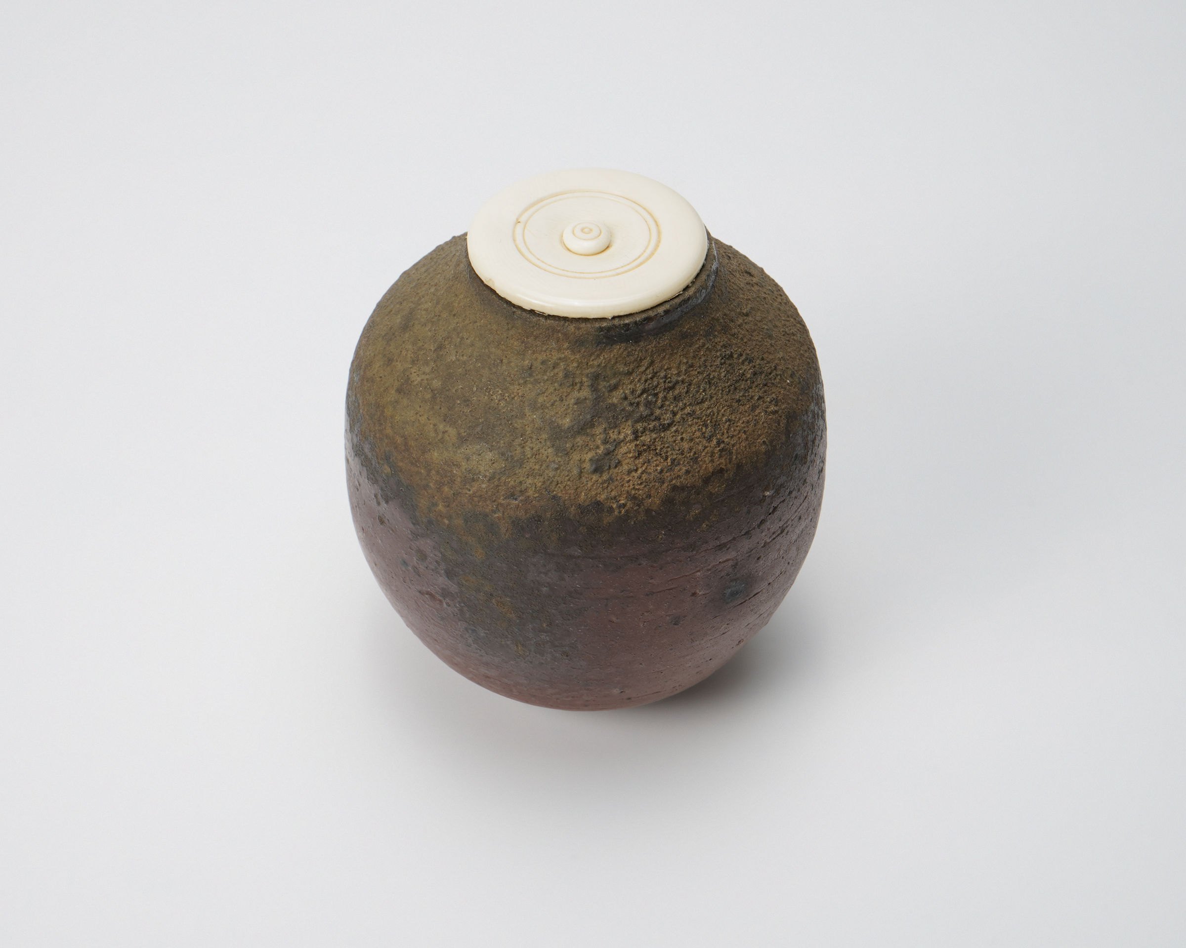 Fujiwara Yu 藤原雄, Bizen tea caddy 備前茶入 | Dai Ichi Arts