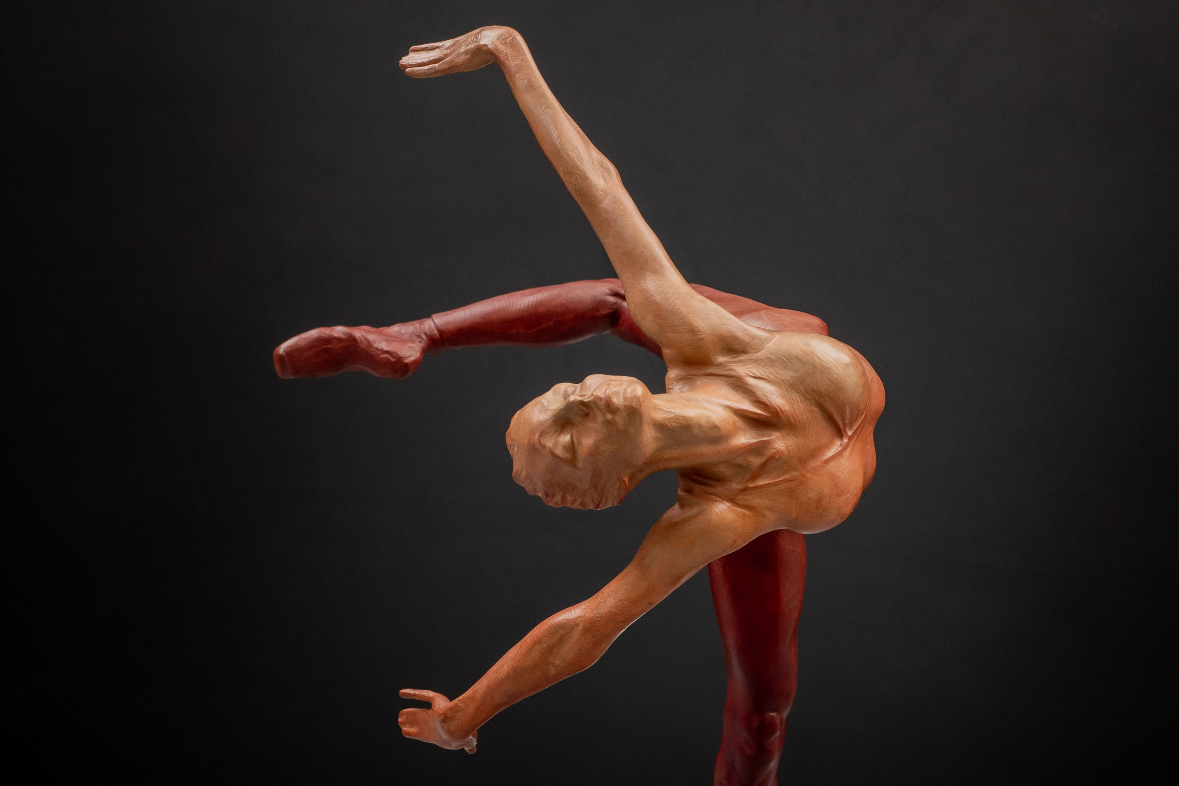 Richard MacDonald, Flight in Attitude, Atelier, Red, 2005 | The