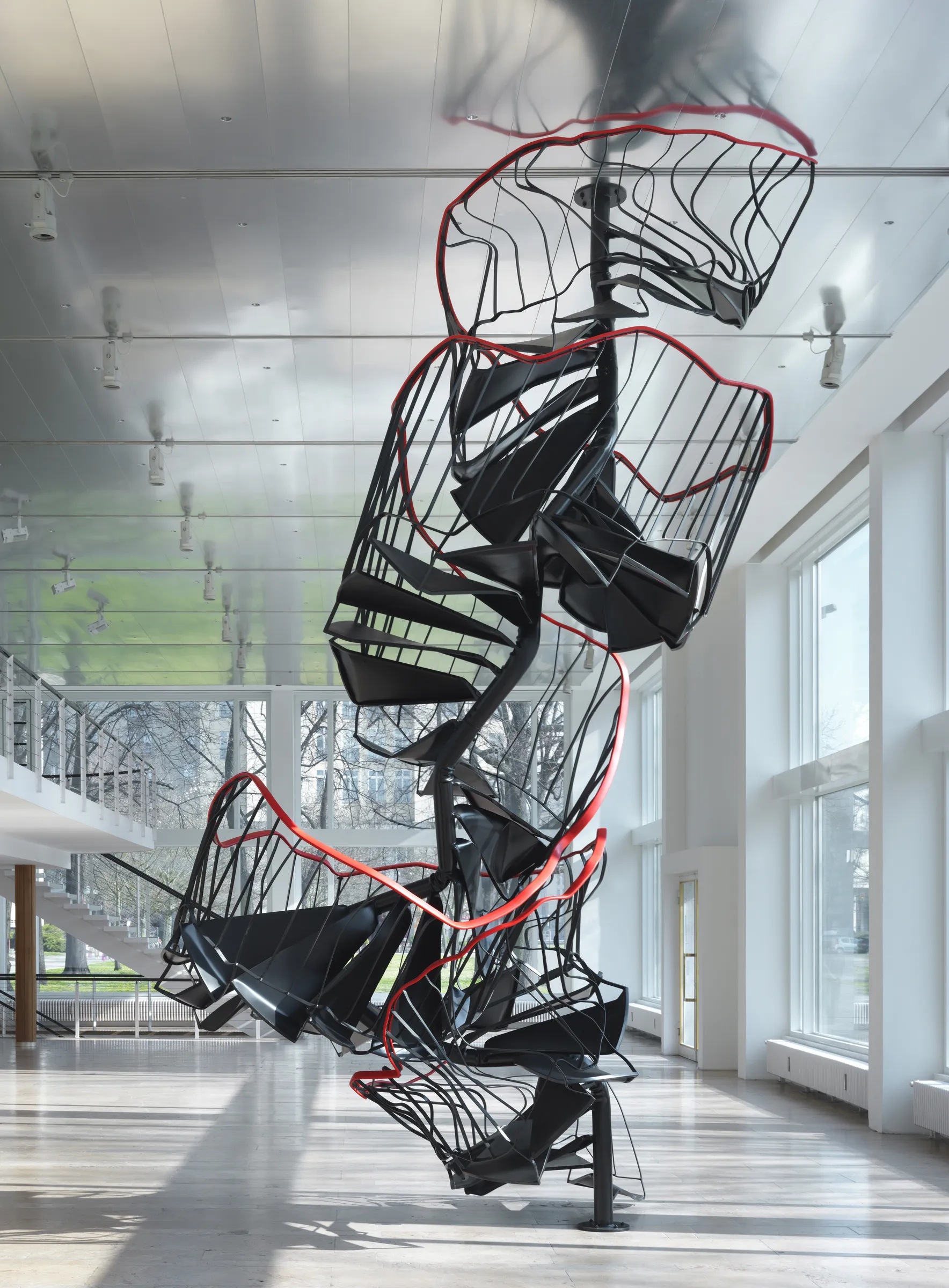 她的群展包括伦敦海沃德画廊（2018年）、伦敦泰特现代美术馆（2017年）、汉诺威Sprengel博物馆（2015年）、辛辛那提当代艺术中心（2014年）、芝加哥当代艺术博物馆（2012年）、巴黎蓬皮杜中心（2010年）等等。2007年，索斯诺斯卡代表波兰参加了第52届威尼斯双年展。