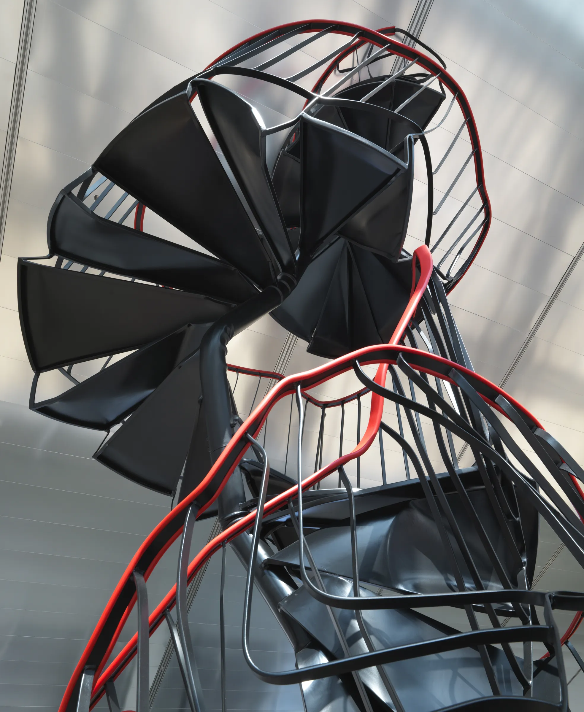 她的群展包括伦敦海沃德画廊（2018年）、伦敦泰特现代美术馆（2017年）、汉诺威Sprengel博物馆（2015年）、辛辛那提当代艺术中心（2014年）、芝加哥当代艺术博物馆（2012年）、巴黎蓬皮杜中心（2010年）等等。2007年，索斯诺斯卡代表波兰参加了第52届威尼斯双年展。