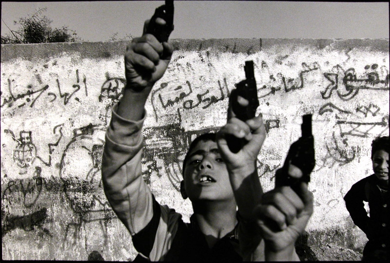 Larry Towell - No Man's Land | Stephen Bulger Gallery