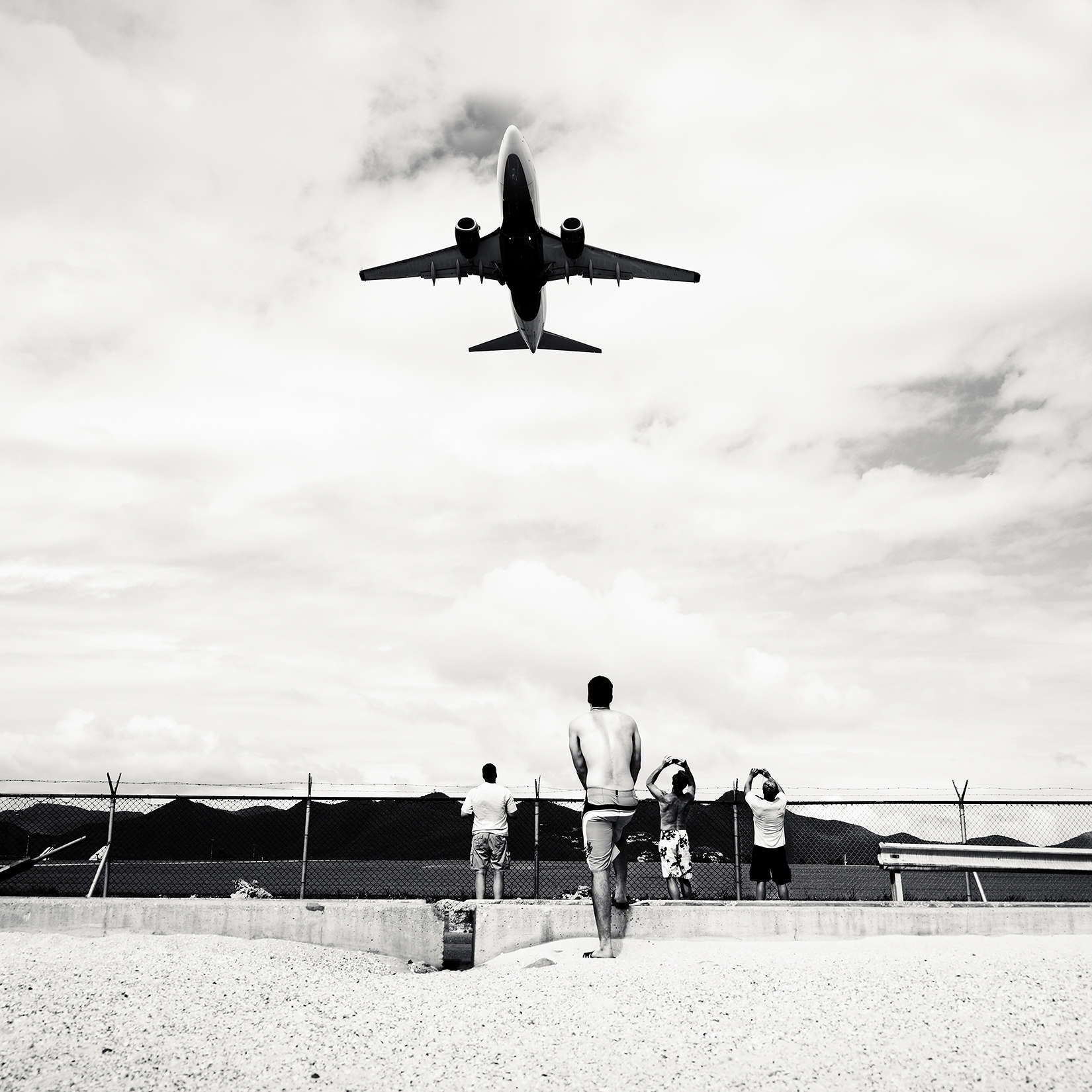 Jet Airliner #17 Delta Air Lines Boeing 737-700  St. Maarte
