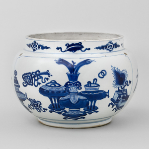 A CHINESE BLUE AND WHITE KANGXI JAR, Kangxi (1662-1722)