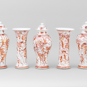 A RARE GARNITURE OF FIVE ROUGE-DE- FER VASES, Kangxi 1662-1722 / Yongzheng 1723-1735