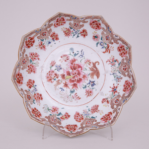 A CHINESE FAMILLE ROSE LOTUS DISH, Qianlong (1736-1795)