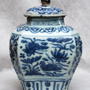 A CHINESE BLUE AND WHITE HEXAGONAL MIN YAO JAR, JIAJING