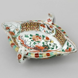 A CHINESE FAMILLE VERTE SAUCE BOAT, Kangxi (1662-1722)