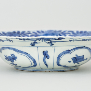 A FINE KRAAK BOWL, 1600-1610