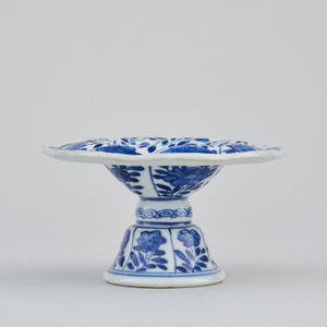 A CHINESE BLUE AND WHITE SPIRAL FORM SALT , Kangxi (1662 - 1722)