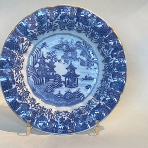 A PAIR OF UNUSUAL CHINESE BLUE AND WHITE POTS COVERS AND STANDS , Qianlong (1735 – 1796)