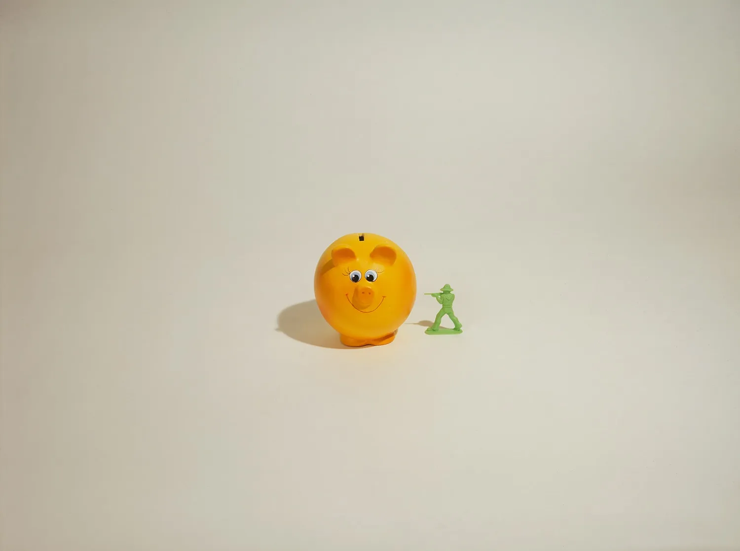 Liliana Porter, Peligro de Muerte (Death Threat), 1995