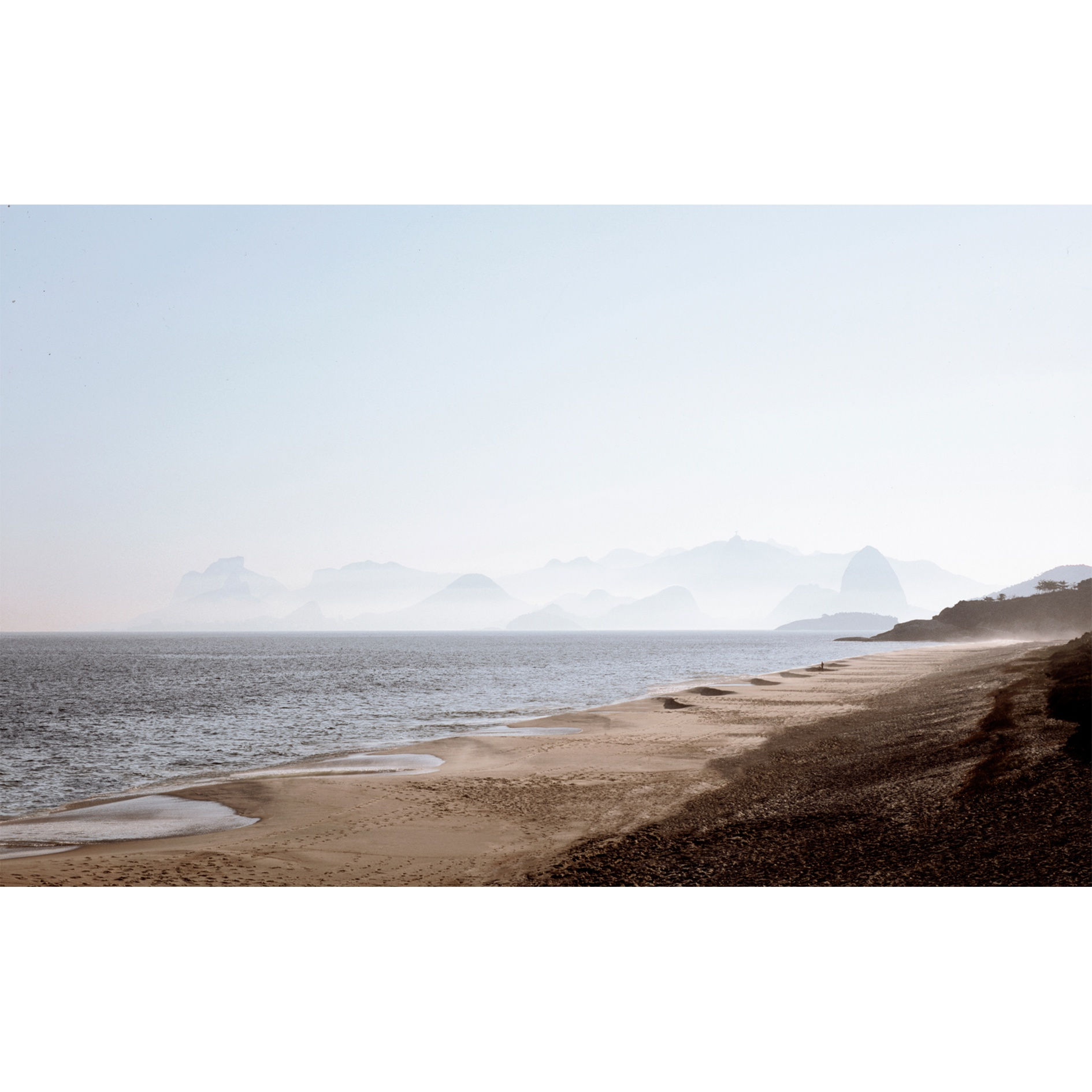 C A I O R E I S E W I T Z &ldquo;Guanabara III&rdquo;, 2012 c-print em metacrilato c-print...