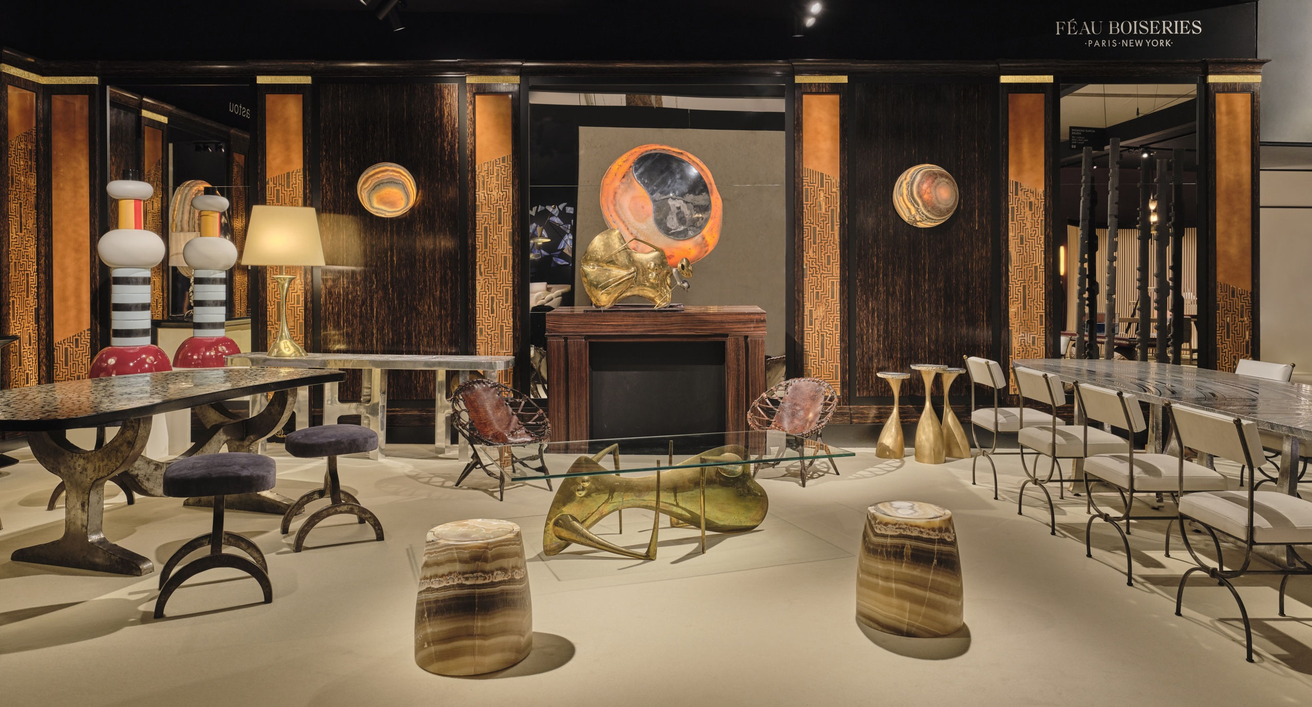 Once again this year, Galerie Gastou joins forces with F&eacute;au Boiseries to present a booth of refined d&eacute;cor, combining palm...