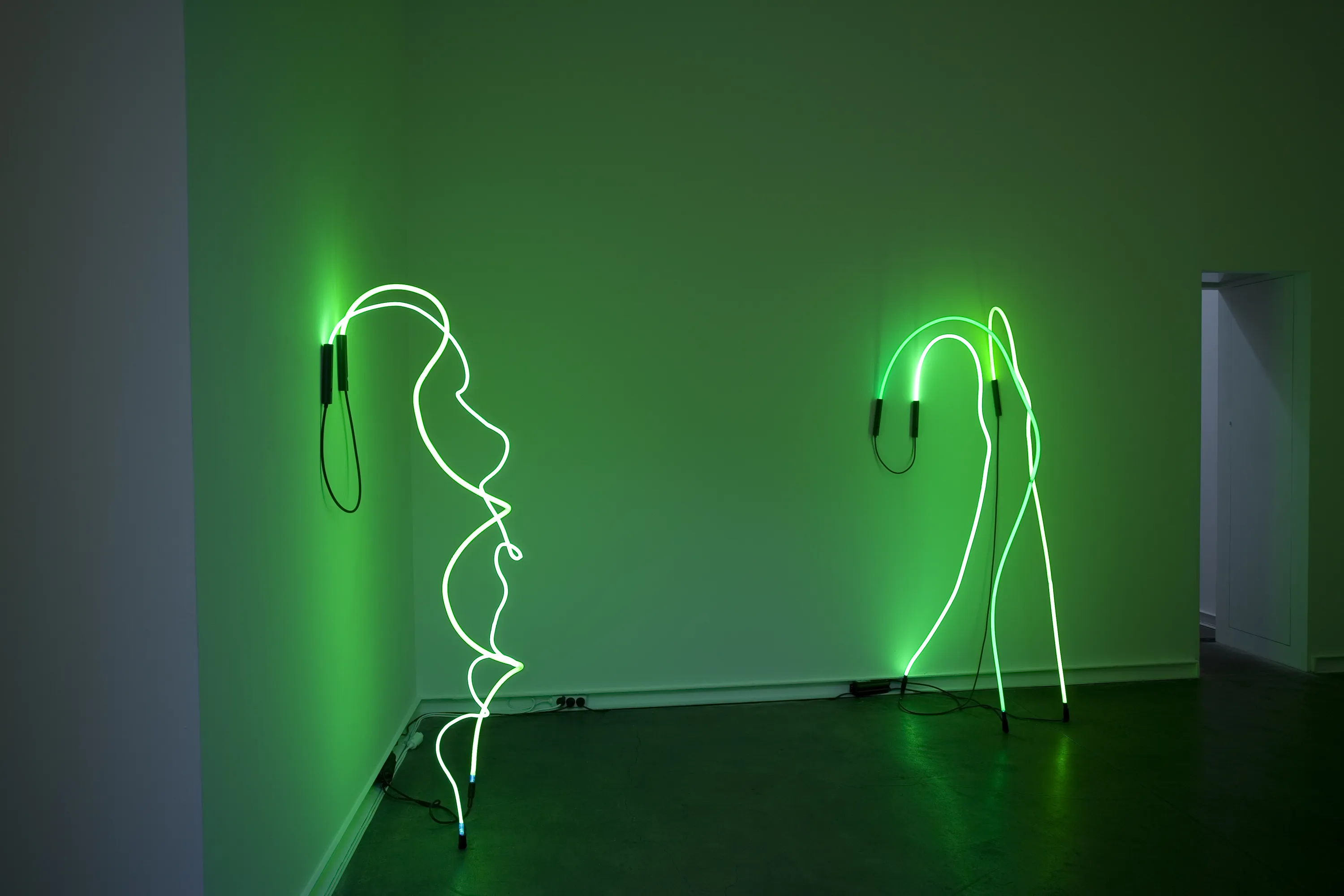 La JGM. Galerie propose de retrouver l'oeuvre de Keith Sonnier qui n'a pas été exposé depuis près de 20 ans...