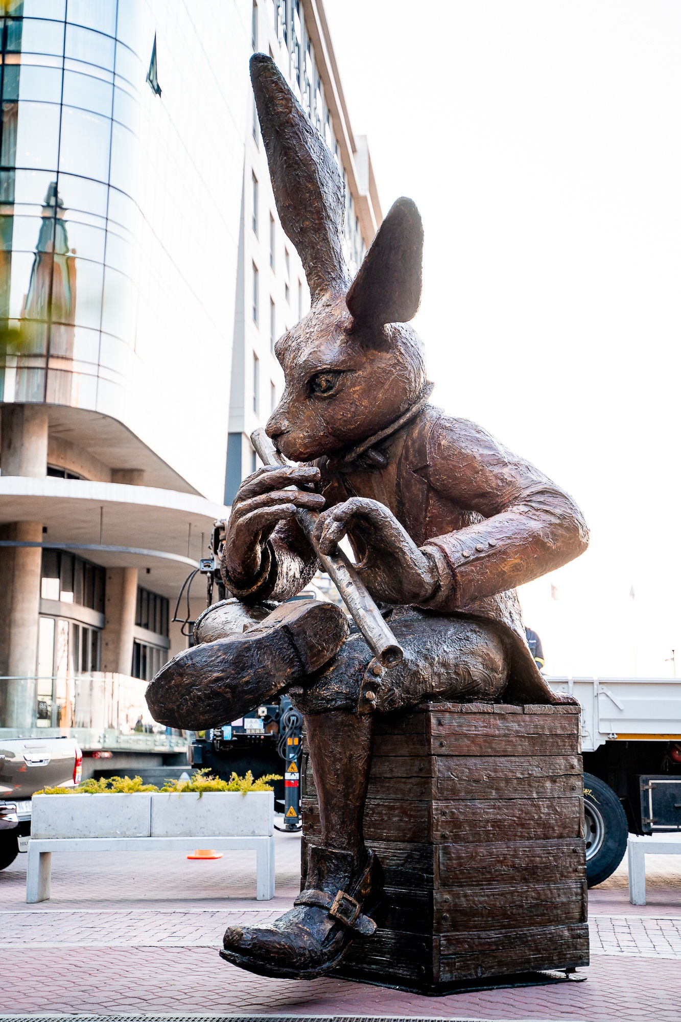 Carol Cauldwell Roger The Rabbit, 2019 Bronze 5 200 cm (C005873)