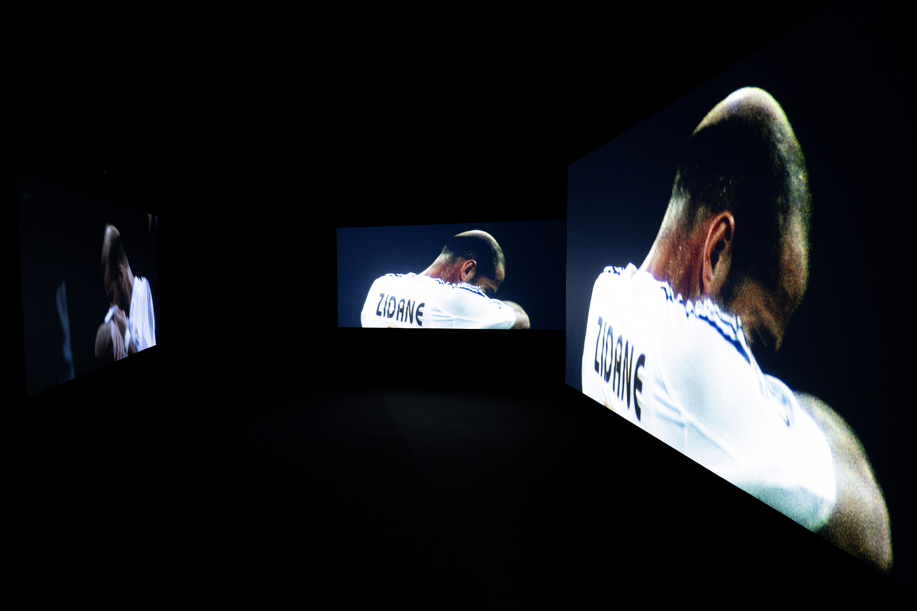 Philippe Parreno and Douglas Gordon Zidane, un portrait du XXIe siècle