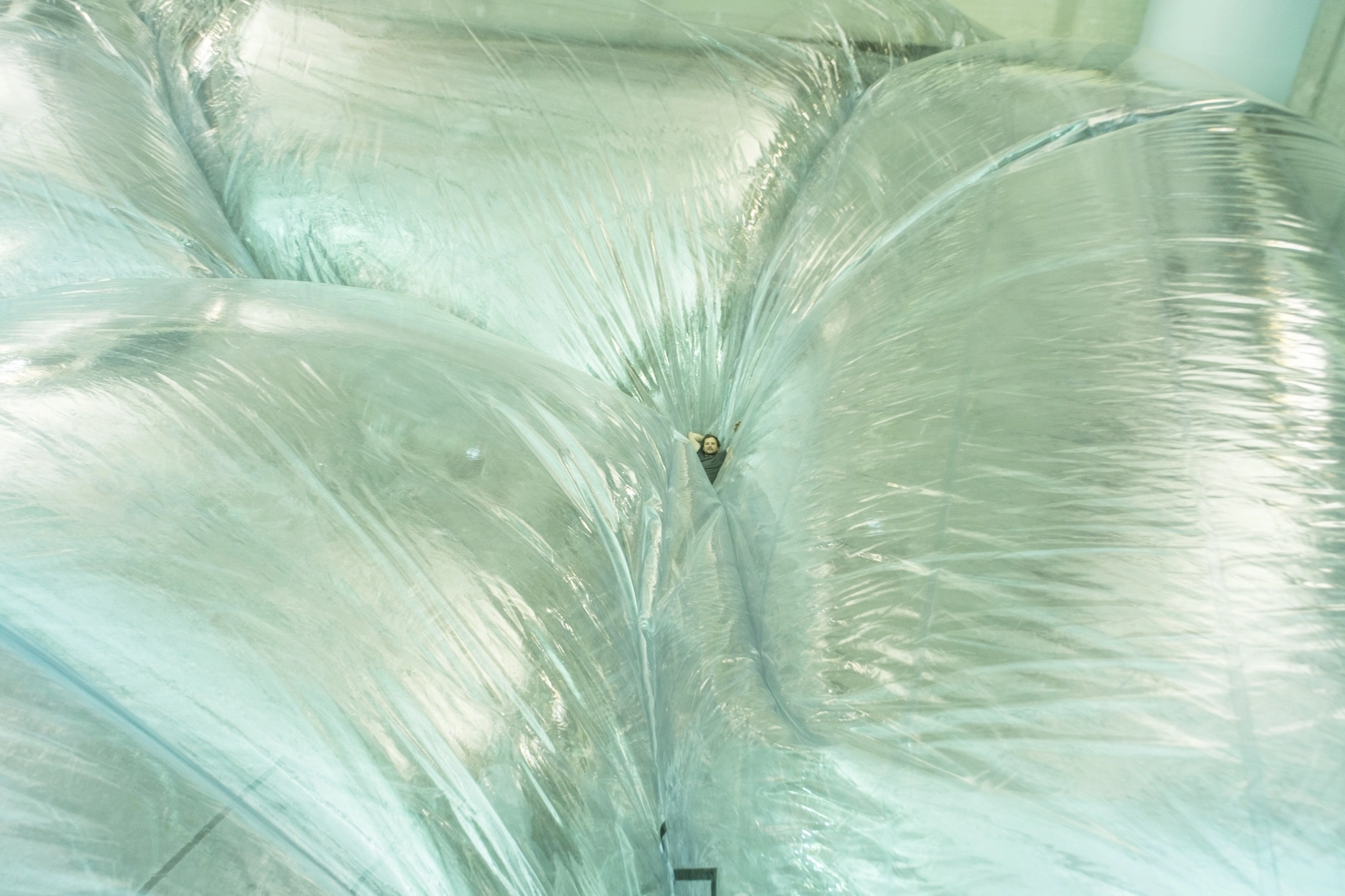 On Space Time Foam Tomás Saraceno