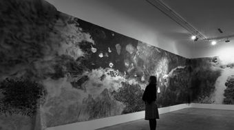 Bingyi, Seamlessly Lost, 2009, oil on canvas, 3.2 x 40 m. Photo: Kristien Daem. Courtesy of the artist and Erna Hecey Gallery, Brussels