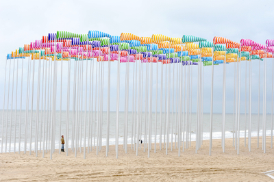 daniel buren, photo-souvenir: le vent soufle où il veut, 2009