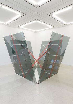 jose dávila, A cube symbolically has no middle point, 2017