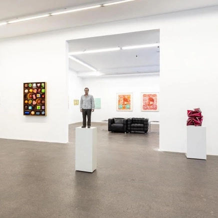 Standing Man, 2011, Bronze, oil paint, Edition 4/5 at Galerie von Braunbehrens