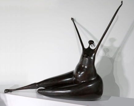 Abigail Varela, Mujer Sentada clamando al cielo II, 1995